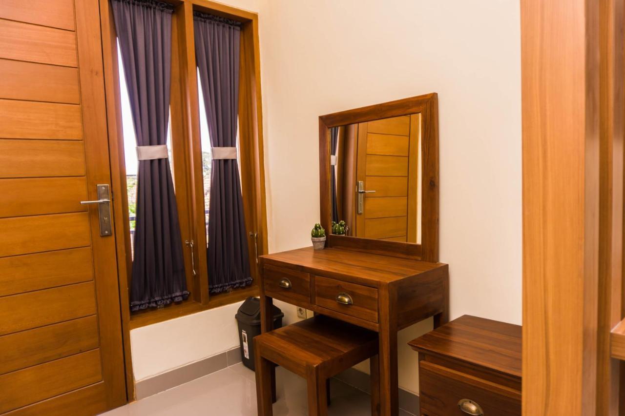 Cakra House Hotel Denpasar  Exterior photo