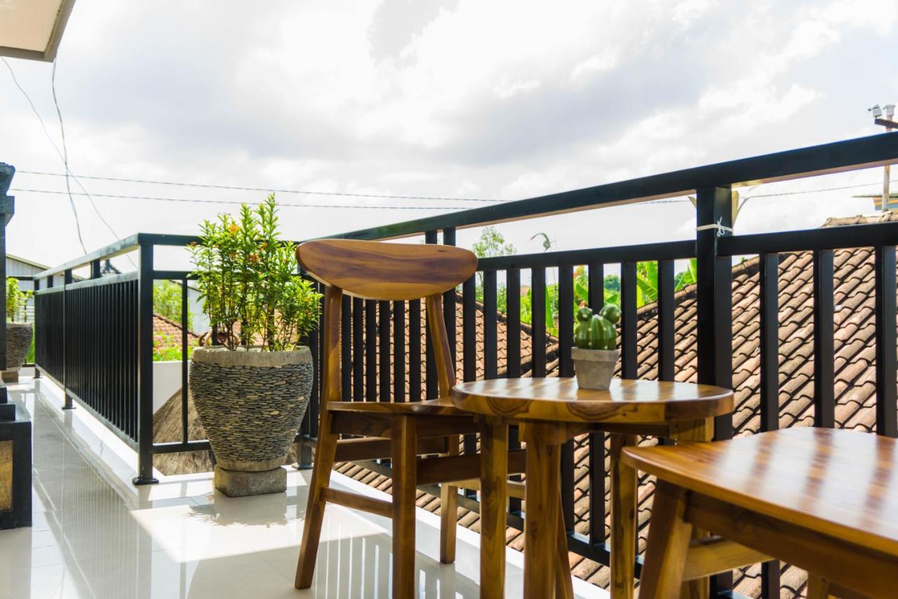 Cakra House Hotel Denpasar  Exterior photo